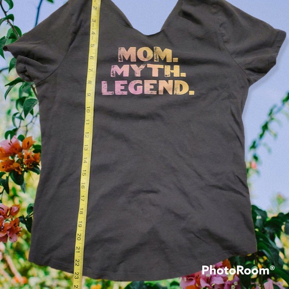 Mom. Myth. Legend. Cut n' Weave T-shirt Women's Size Small - Picture 6 of 6